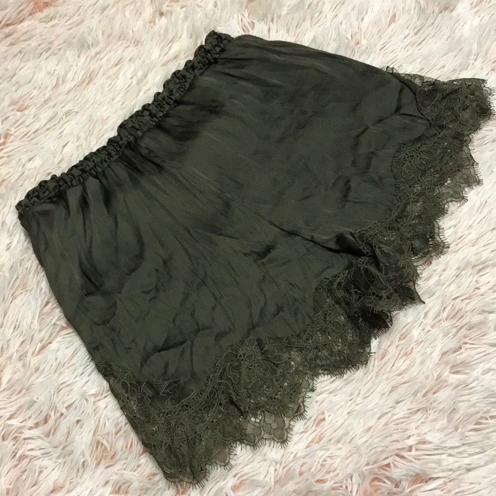H&M olive green silk shorts size 4 - Picture 4 of 4